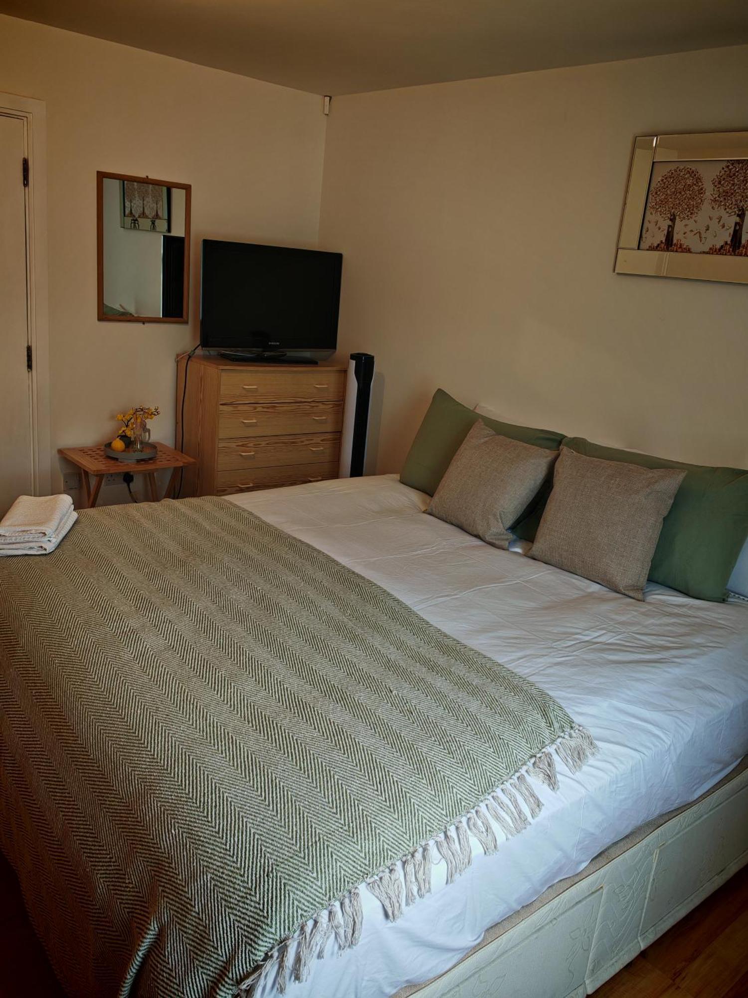 Spacious & Cosy Double And Single Bedrooms Close To Hendon & Colindale Tube Stations Bagian luar foto